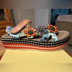 L'ATISTE Multicolor Floral Platform Sandals